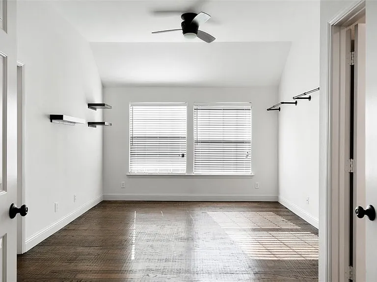 1305 Normandy Dr — Photo 12