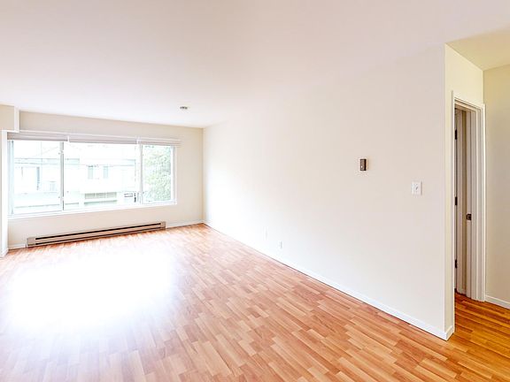 4th image of 2640 Greenwich St APT 205