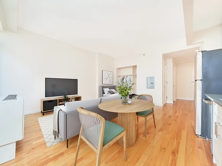 2211 3rd Ave #7-C — Photo 3