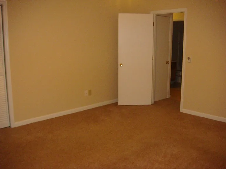 1042 Chinook St — Photo 6