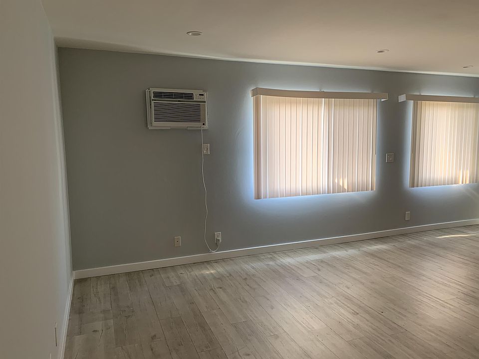 1st image of 627 N Alexandria Ave #11246634