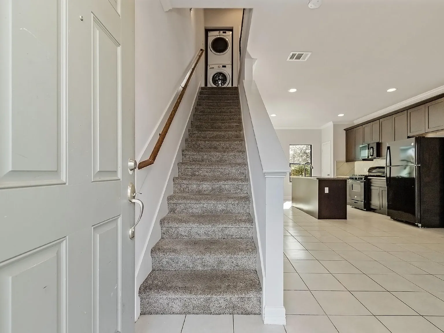 3 bed, 2.5 bath, 1226 sqft, $1,550 — Photo 4