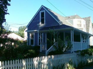 26 Beecher Pl, Newton, MA 02459