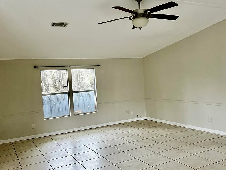 11945 Flotilla Pl — Photo 5