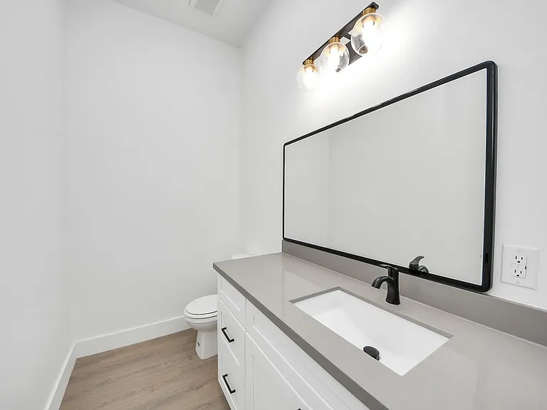 4133 E Toliver St — Photo 16