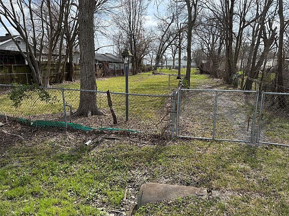 5th image of 2512 Lone Oak Rd