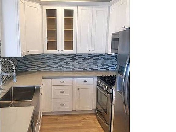 3rd image of 10560 Santa Monica Blvd APT 4