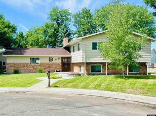 1542 Cloud Peak Dr, Worland, WY 82401