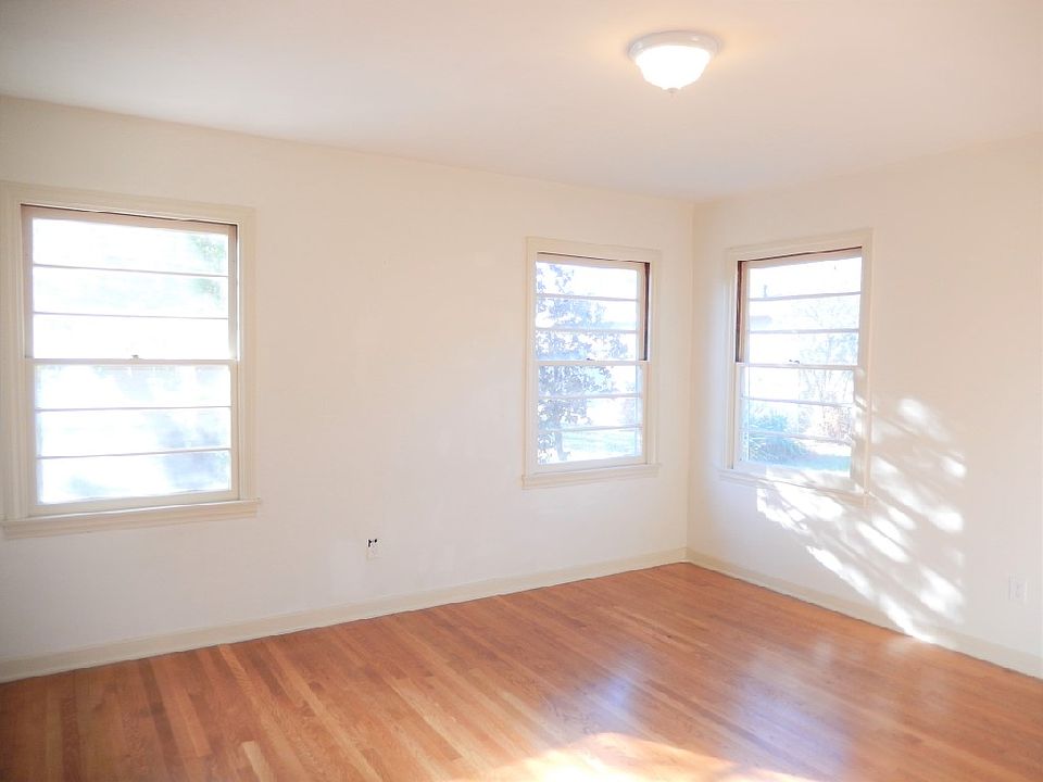 1 of 3 Bedrooms