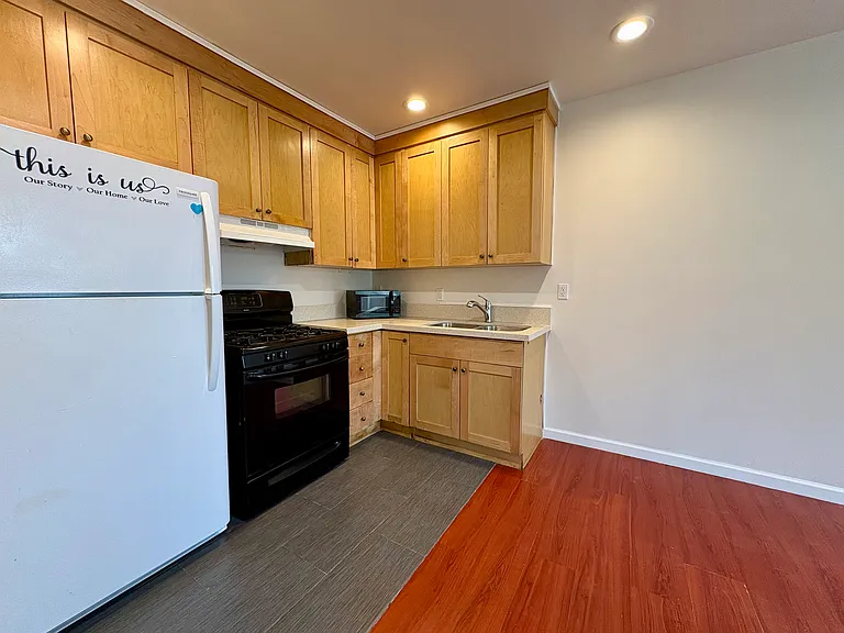 18634 Welby Way — Photo 11