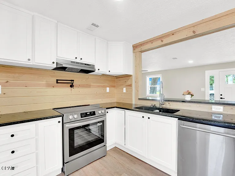 1408 Wilmont Ave — Photo 8