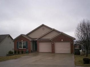 121 Fox Tail Ln, Frankfort, KY 40601