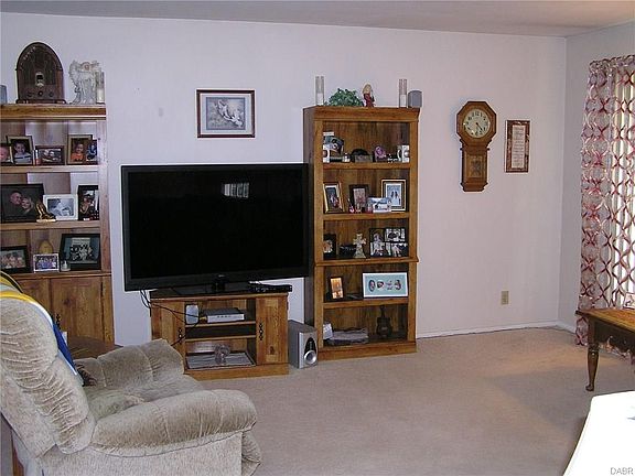 3rd image of 143 Mountair Dr