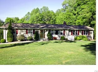 129 Dickinson Dr, Shelton, CT 06484