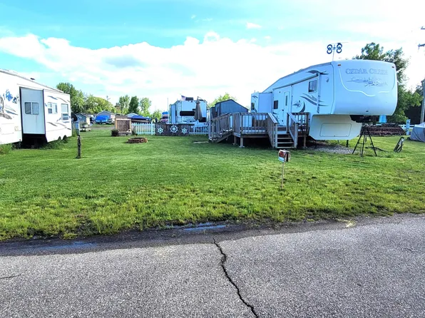 831 S Main Sleepy Oaks St Unit 220, Au Gres, MI 48703