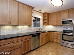 9007 Kerrydale Ct, Springfield, VA 22152