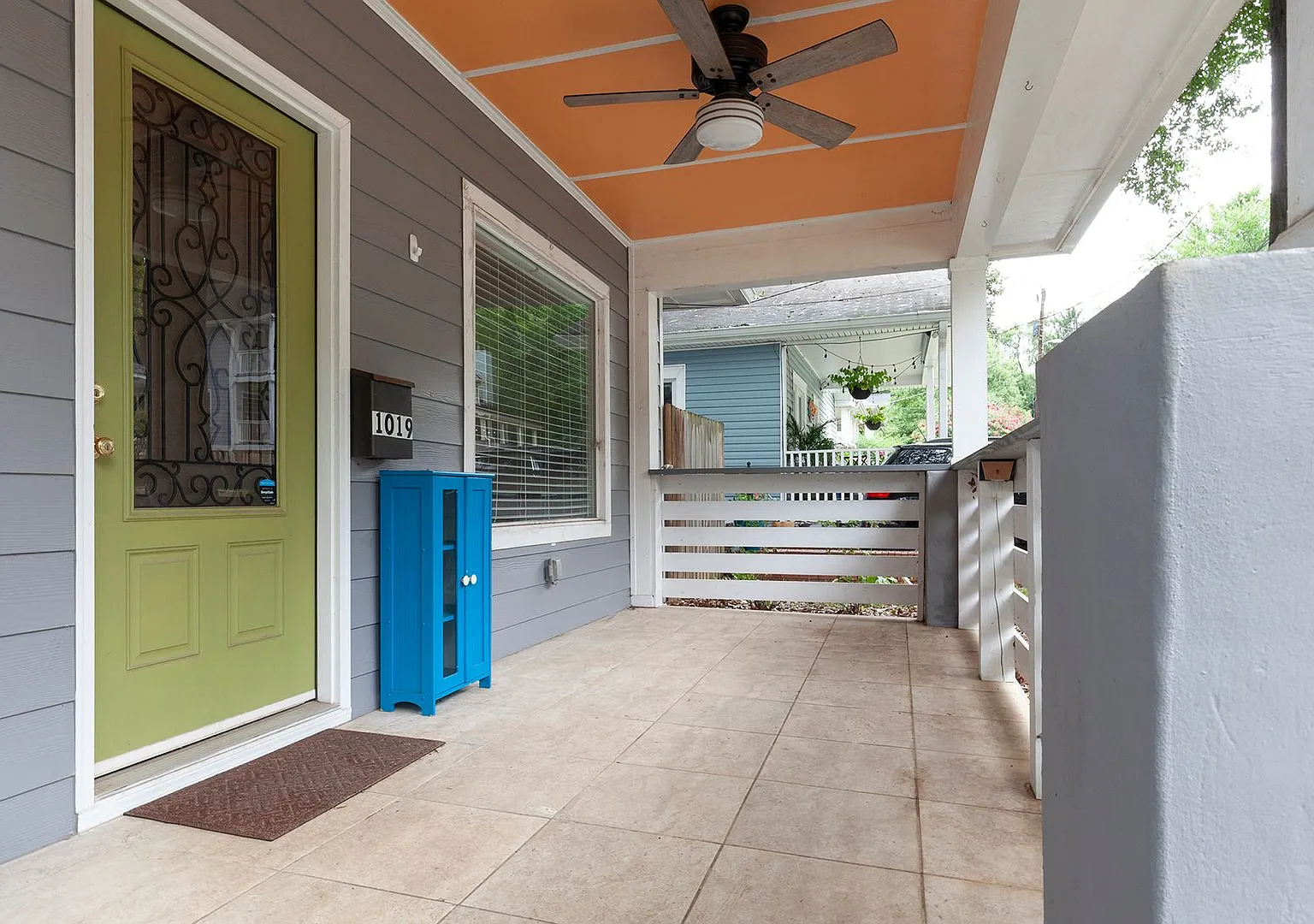 Beautifully Updated 3/2 w/ Large Fenced-In Backyard w/ Deck and Patio! — Photo 4