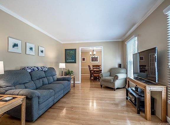 4th image of 2317 Jefferson Ave