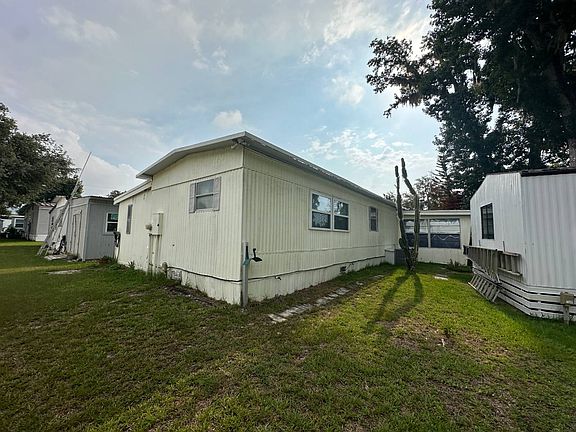 5th image of 102 Butler Cir