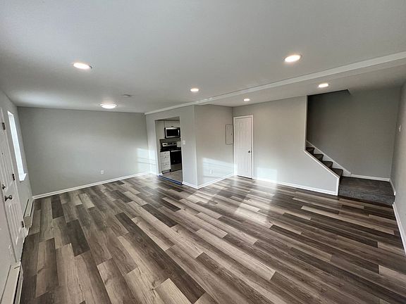 3rd image of 100 Willow Bend Ct #102B