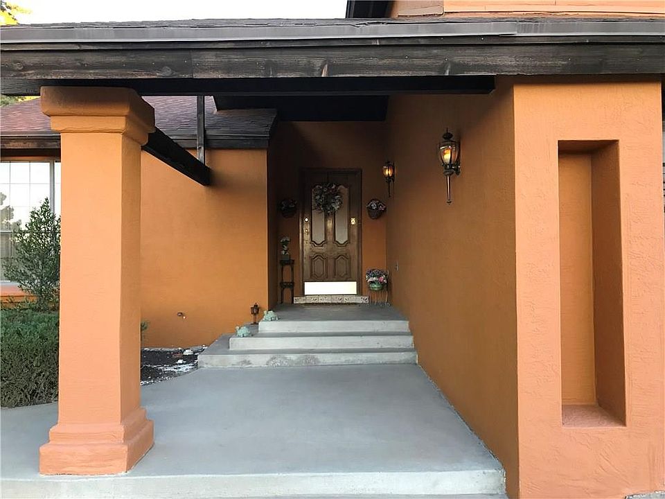 1st image of 812 Pintada Pl