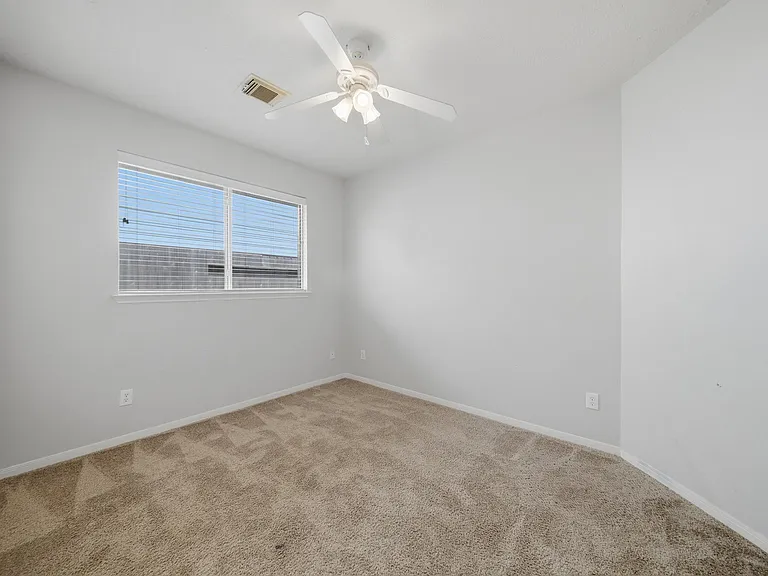 1631 Crescent Shores Ln — Photo 32