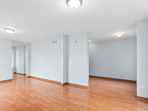 3rd image of 3423 Cochrane St