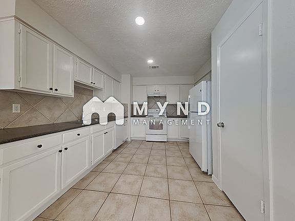 3rd image of 11303 Valarno Dr