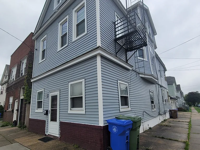 1200 S Wood Ave #B — Photo 3