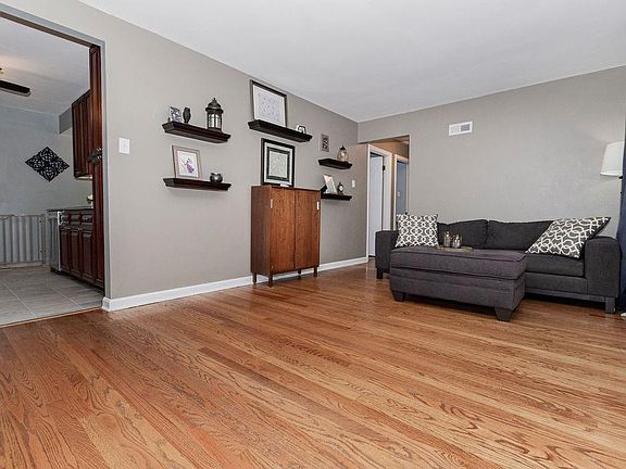2nd image of 7451 Brightwood Dr