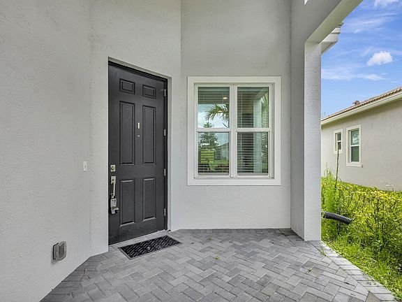 4th image of 9225 SW Pepoli Way