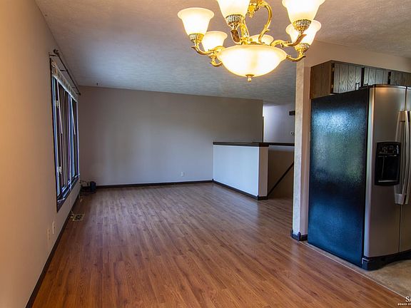 4th image of 709 Scott Ave