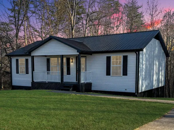 172 Falcon Rd, Martinsville, VA 24112