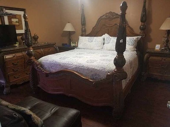 5th image of 6995 NW 186th St APT E210