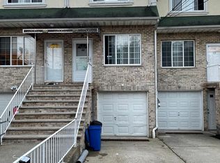 92 Robin Rd, Staten Island, NY 10305