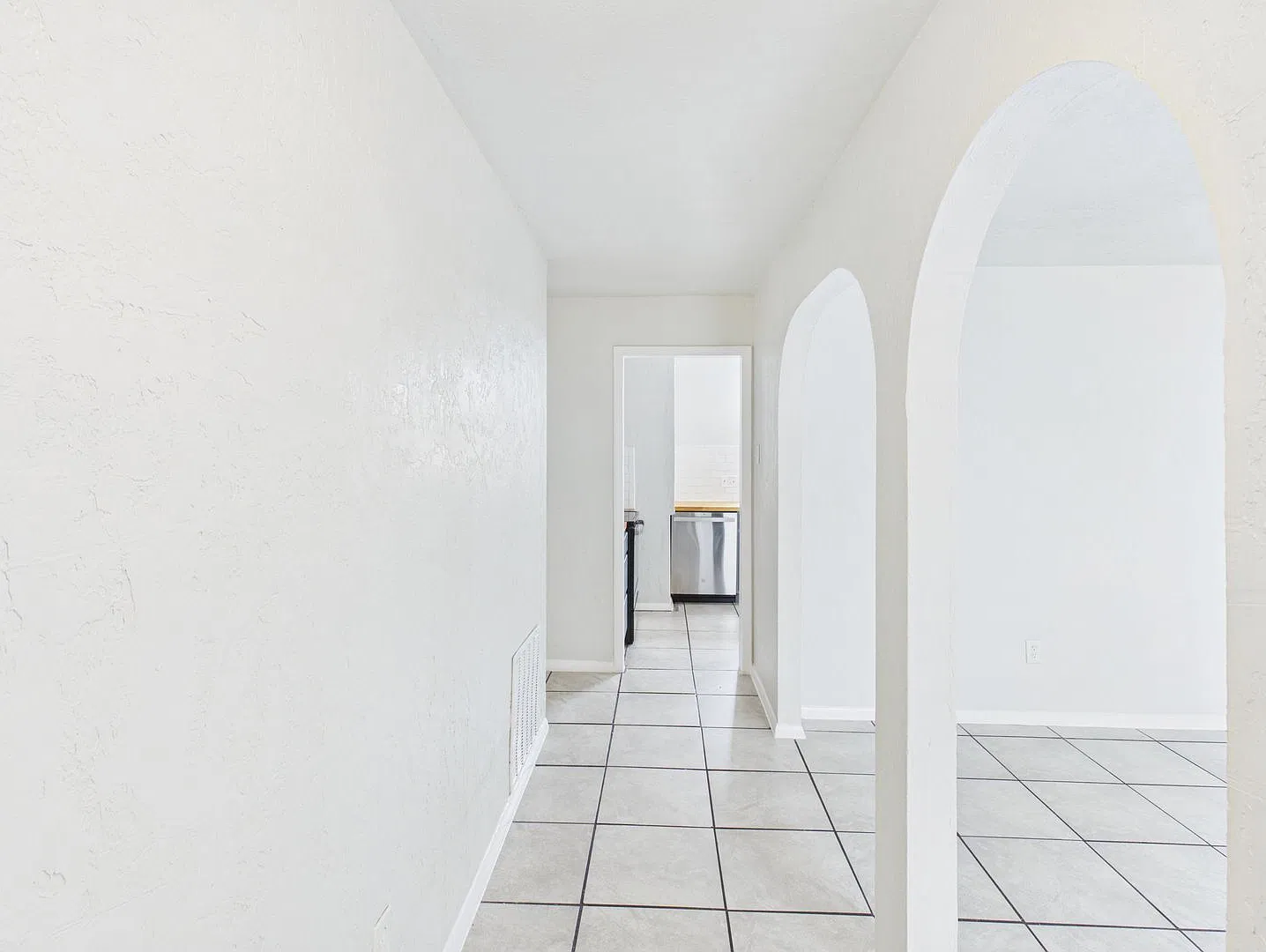 4604 SE Mieling Drive — Photo 4