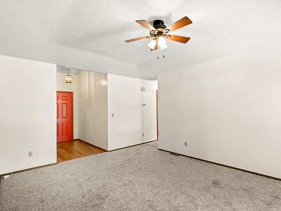 5th image of 2248 S Westwood Ave