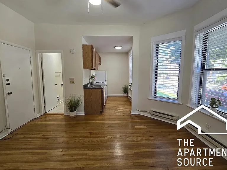 925 W Waveland Ave #1A — Photo 2