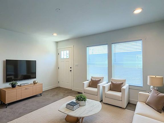 4th image of 1599 N Norma St #1