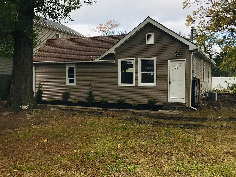 1st image of 32 Frazee Pl