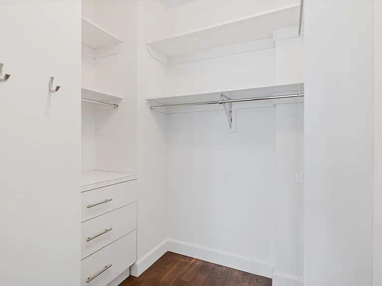 2-17 51st Ave #419 — Photo 8