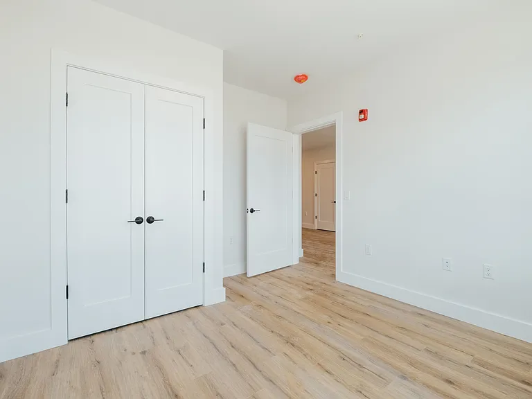 67 Dr Martin L King Blvd #103 — Photo 8
