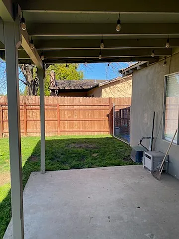 1220 N Mitchell Ave — Photo 13