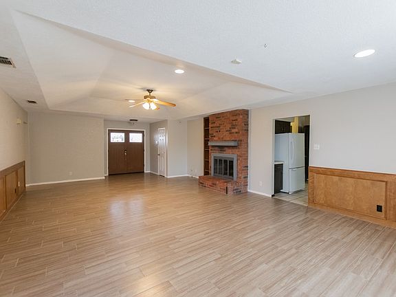 3rd image of 2408 Wydewood Dr
