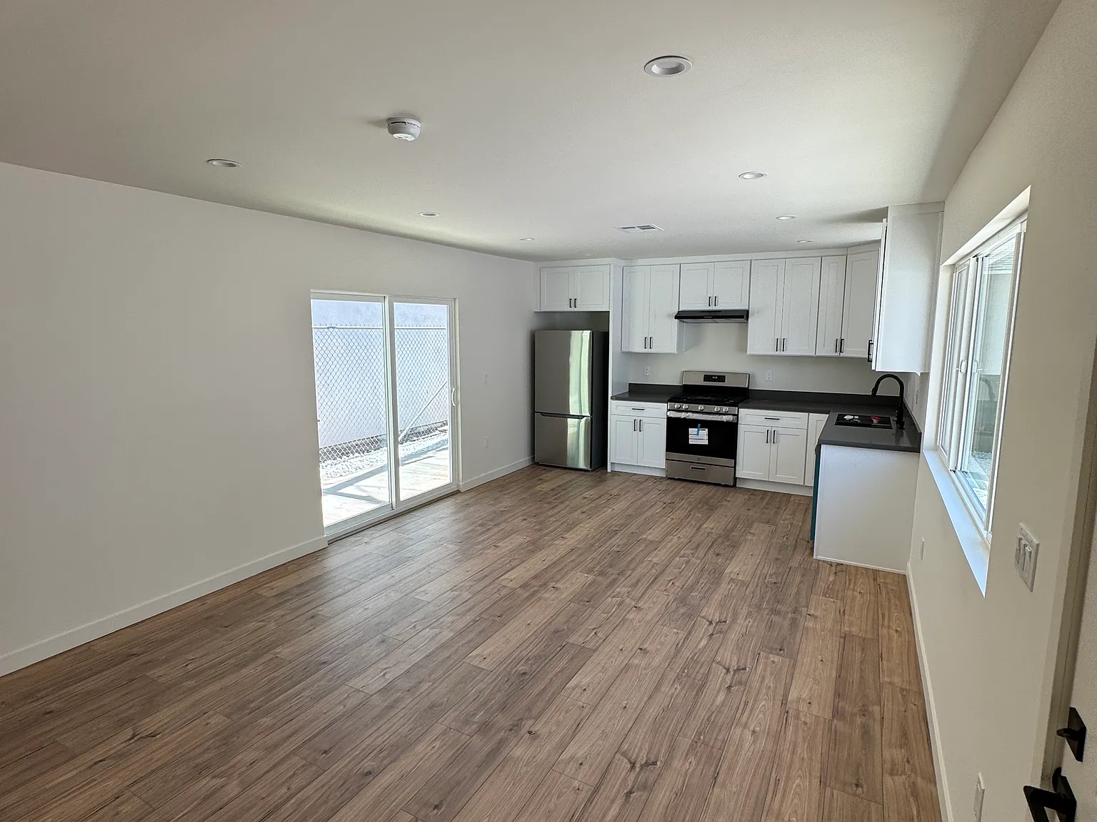 1 bed, 655 sqft, $2,675 — Photo 3