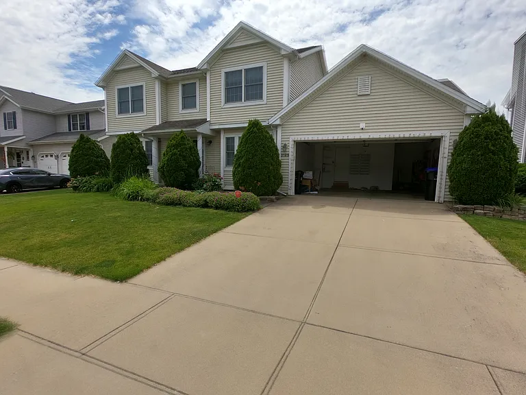 3125 Old Jamestown Rd — Photo 27