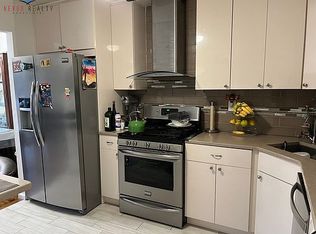 63-09 Borden Ave #2, Maspeth, NY 11378