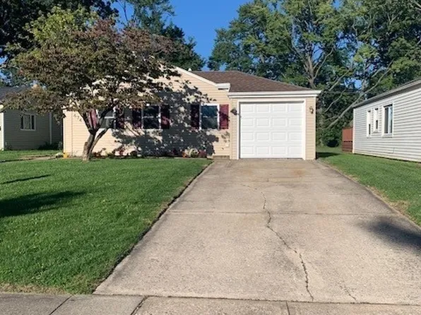 674 Bell Ave, Elyria, OH 44035
