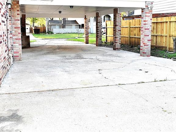 3rd image of 12806 Shady Knoll Ln