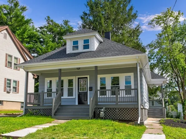 137 Arthur St, Brockton, MA 02302